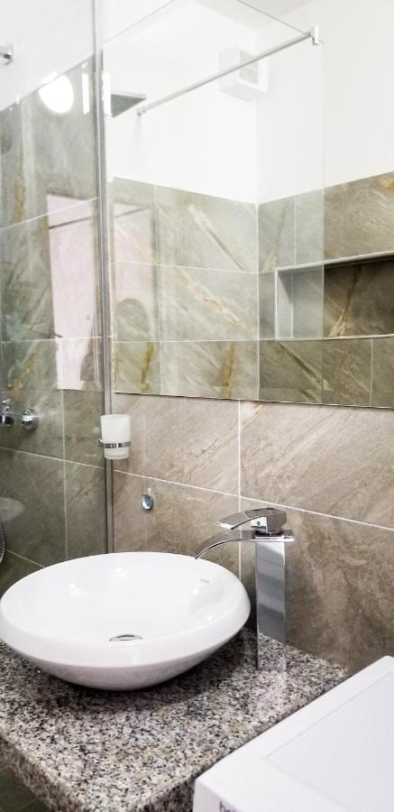 City Center Cute And Comfy Apartment - Ajia Apartments Tirana Exterior foto