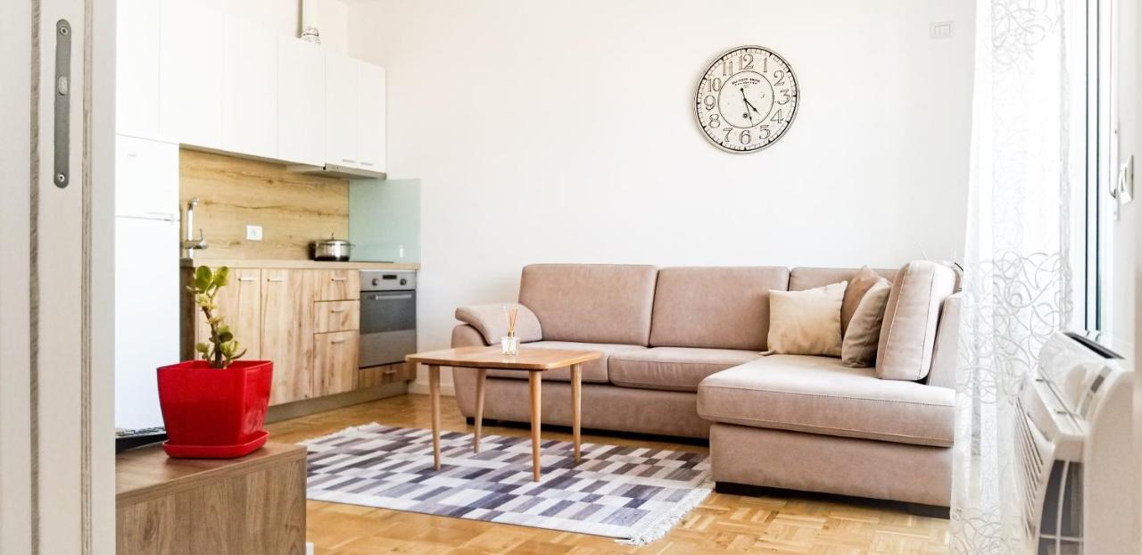 City Center Cute And Comfy Apartment - Ajia Apartments Tirana Exterior foto