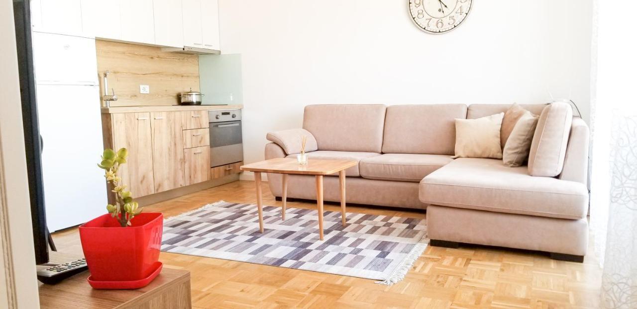 City Center Cute And Comfy Apartment - Ajia Apartments Tirana Exterior foto